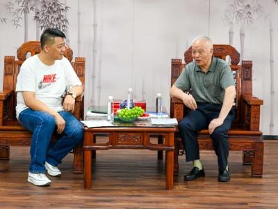 江苏华盛锂电材料股份有限公司考察团莅临晨光工业园参观考察！