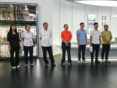 安徽墙煌科技考察团到访晨光产业园  聚焦陶瓷水漆  共话合作！